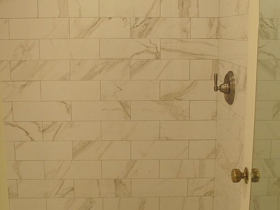 5th image of 1-3401 Southdale Dr #1