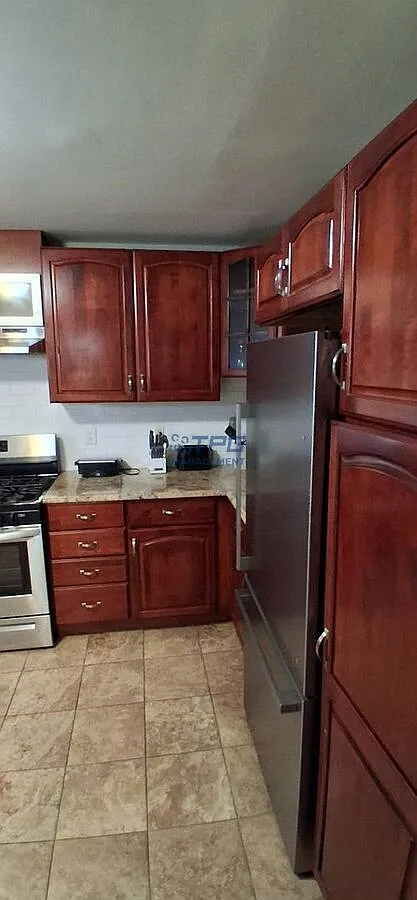 Spacious 2BR Apartment w/ Central A/C | Bright Layout | Prime Elizabeth Location — Photo 3