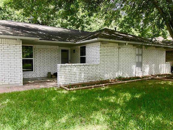 2nd image of 9222 Woodland Oaks Dr