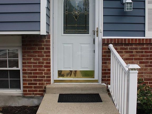 4th image of 1686 Aspenhill Dr