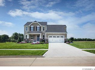 6004 Amber Dr, Farmington, NY 14425