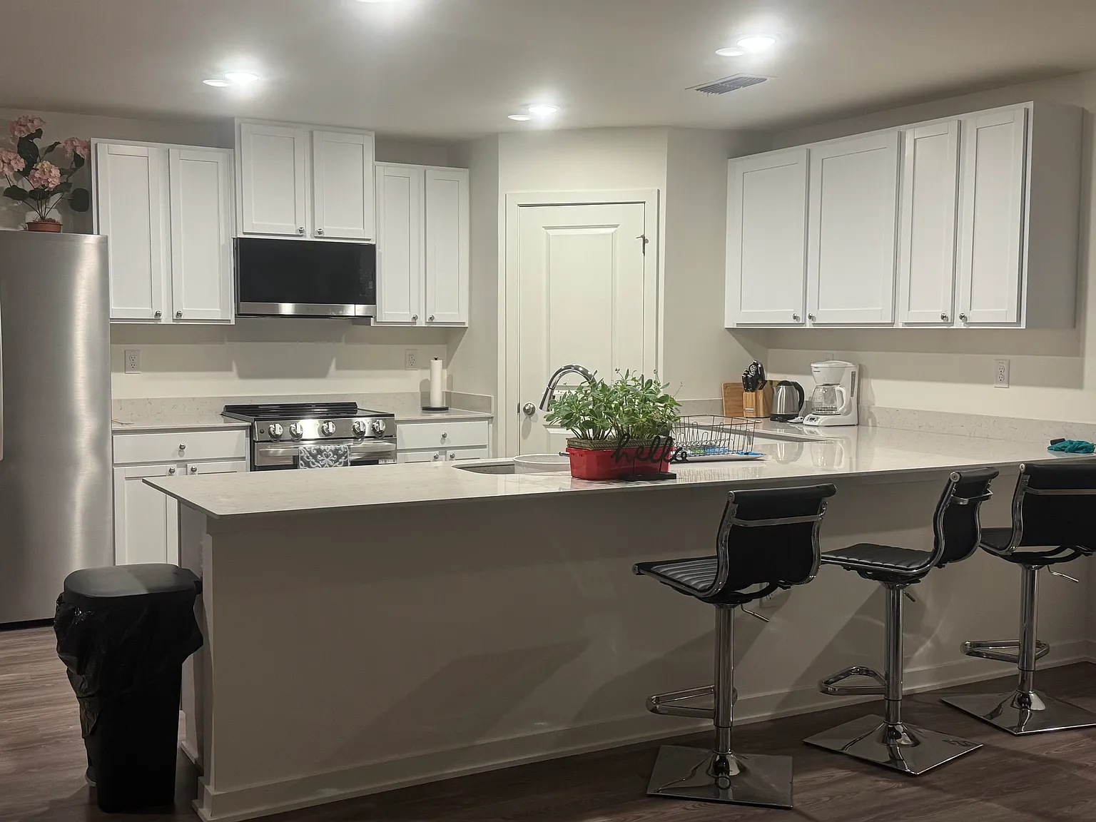 4 bed, 1773 sqft, $1,800 — Photo 2