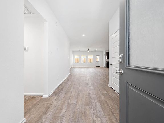 5th image of 7414 Plains Lodge Ln