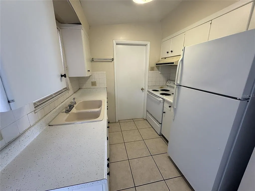 2 bed, 1.0 bath, 750 sqft, $1,400 — Photo 3
