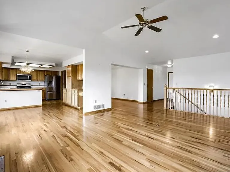 557 Trailwood Cir — Photo 6