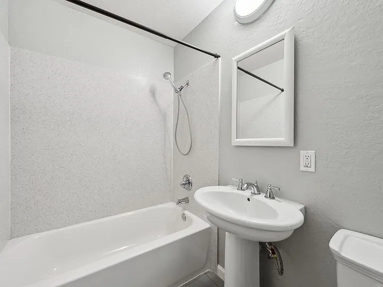 22555 Linden St #12 — Photo 24