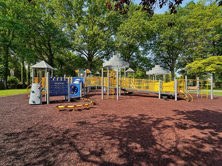 PEEK Arlington Grove — Photo 37