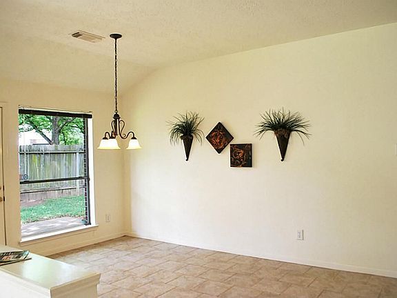 4th image of 2506 Plantation Creek Ct