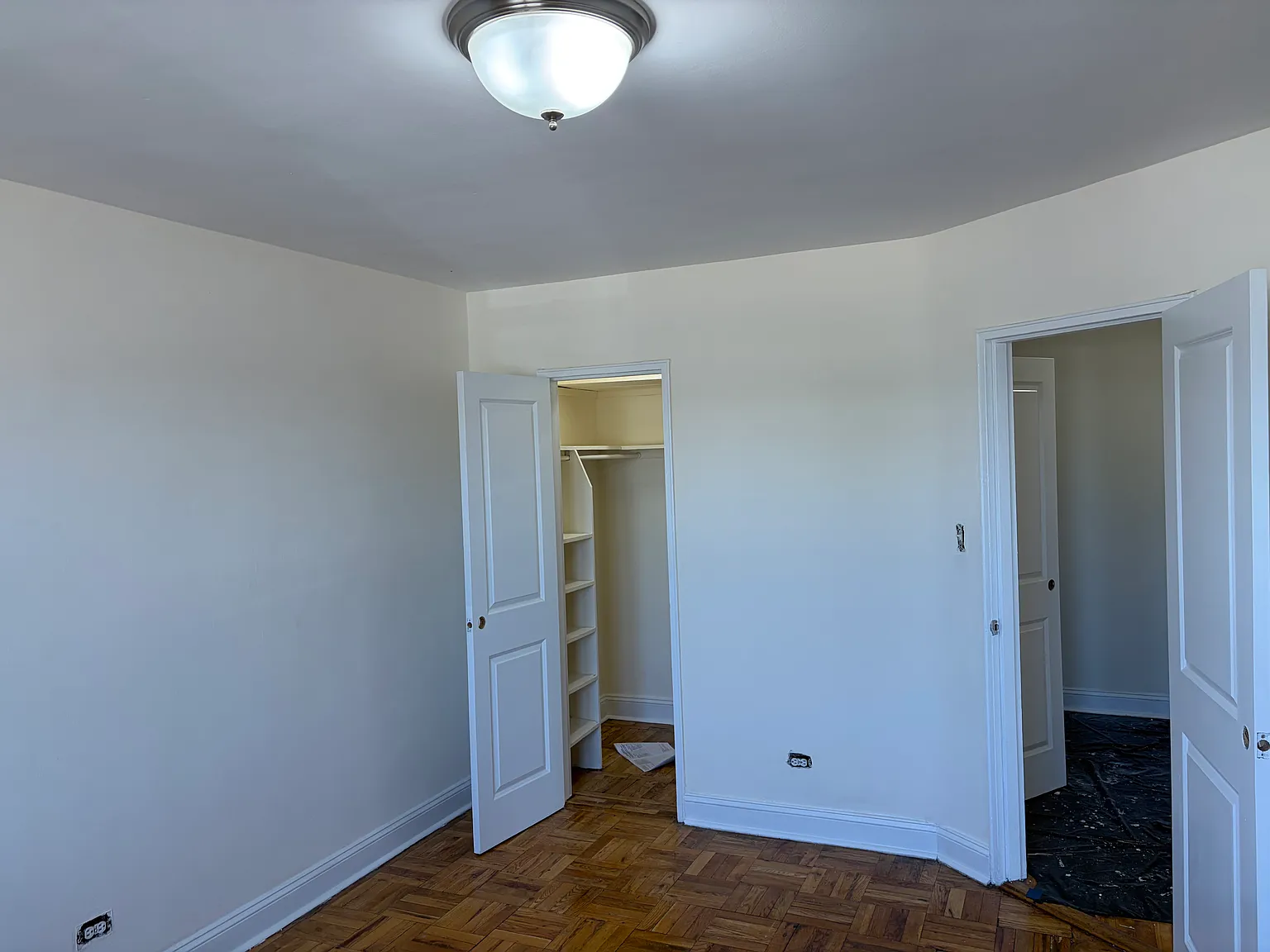 2 bed, 1000 sqft, $2,999 — Photo 4