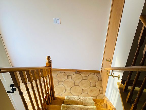 2nd image of 125 Sentinel Rd