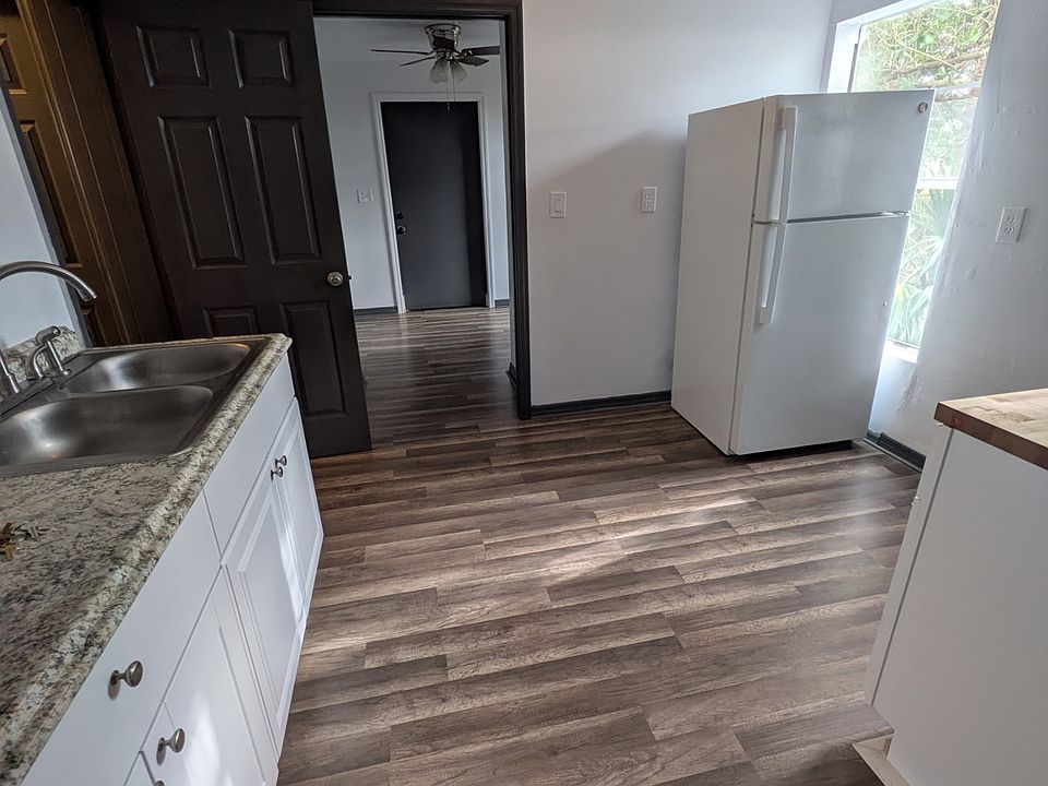 1st image of 1507 Avenue I APT B