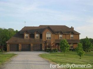 7535 McComb Rd, Churubusco, IN 46723