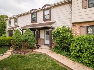 13386 Hiddengarden Ct, Ballwin, MO 63021