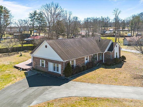 3rd image of 154 Scarlett Dr