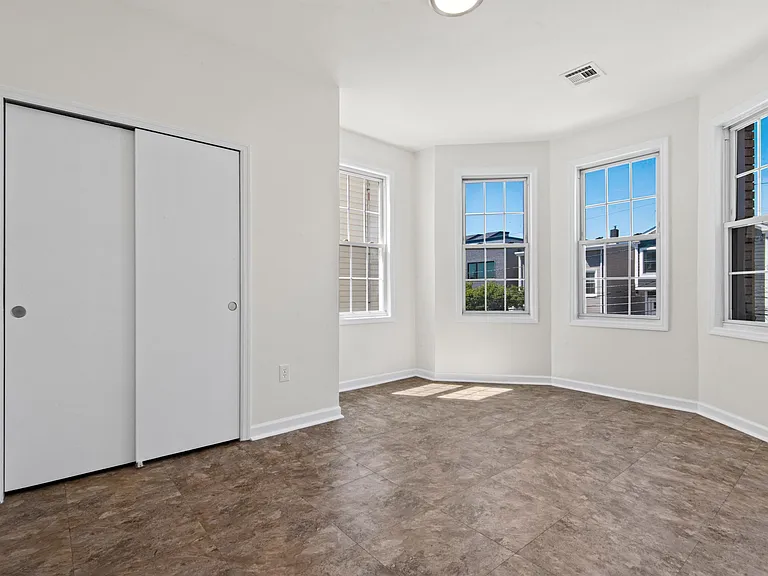 28 Armstrong Ave #2 — Photo 6