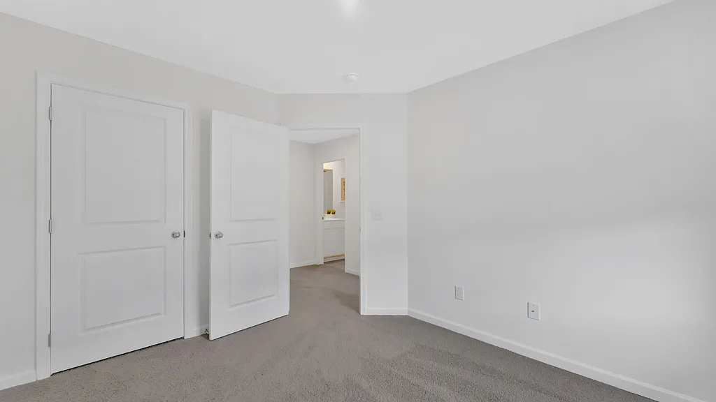 3 bed, 2.5 bath, 1381 sqft, $1,900 — Photo 4