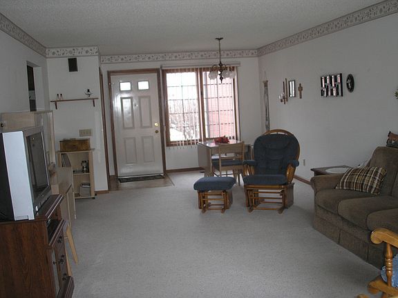 2nd image of 521 Tilden St