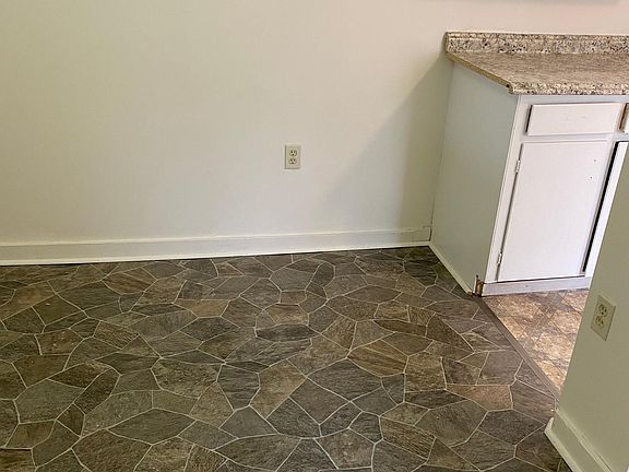 2nd image of 111 Whitesboro St #1