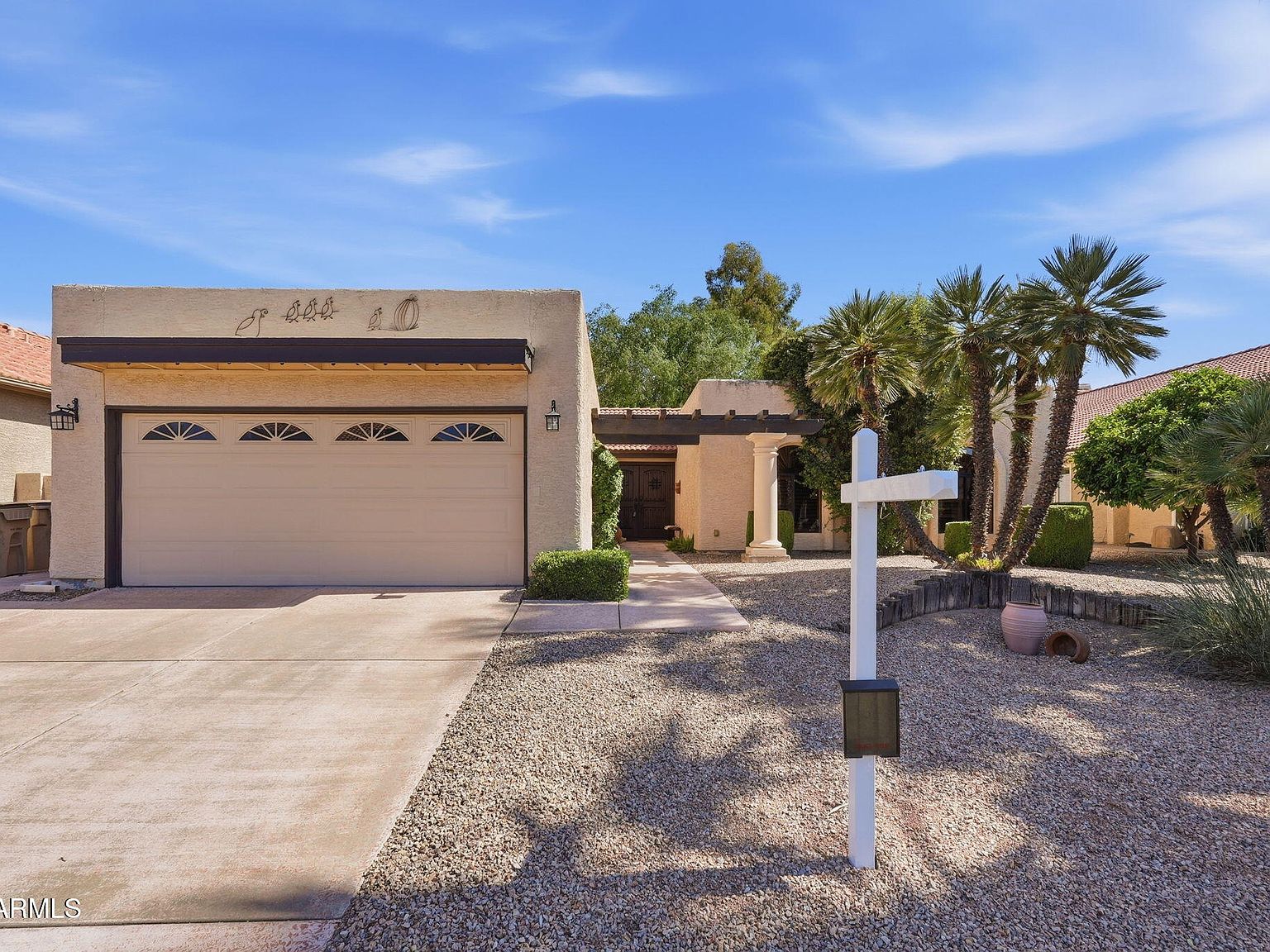 10933 E CHESTNUT Drive