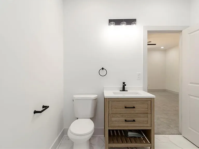 2884 Thompson Cir — Photo 19