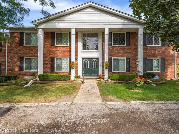 2383 Mulberry Sq Unit 72, Bloomfield Hills, MI 48302