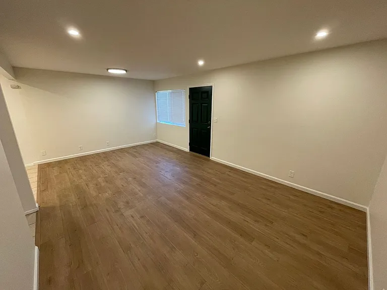 420 Ellwood Beach Dr — Photo 20