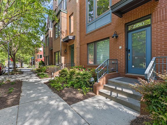 5th image of 2990 District Ave