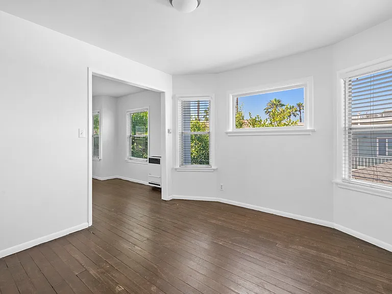 24 Rose Ave #D — Photo 4