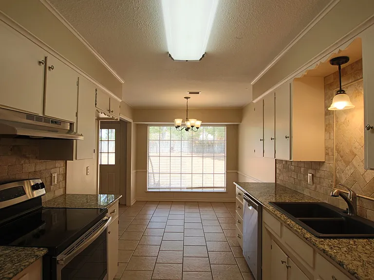 316 Clemson Dr — Photo 12