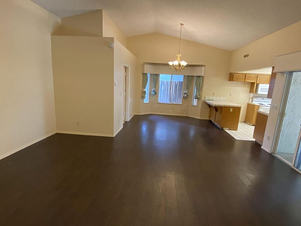 2473 Gibson Ave Clovis CA Zillow