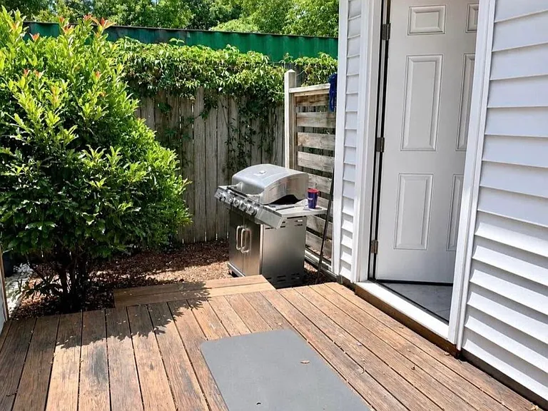 252 Howle Ave — Photo 5