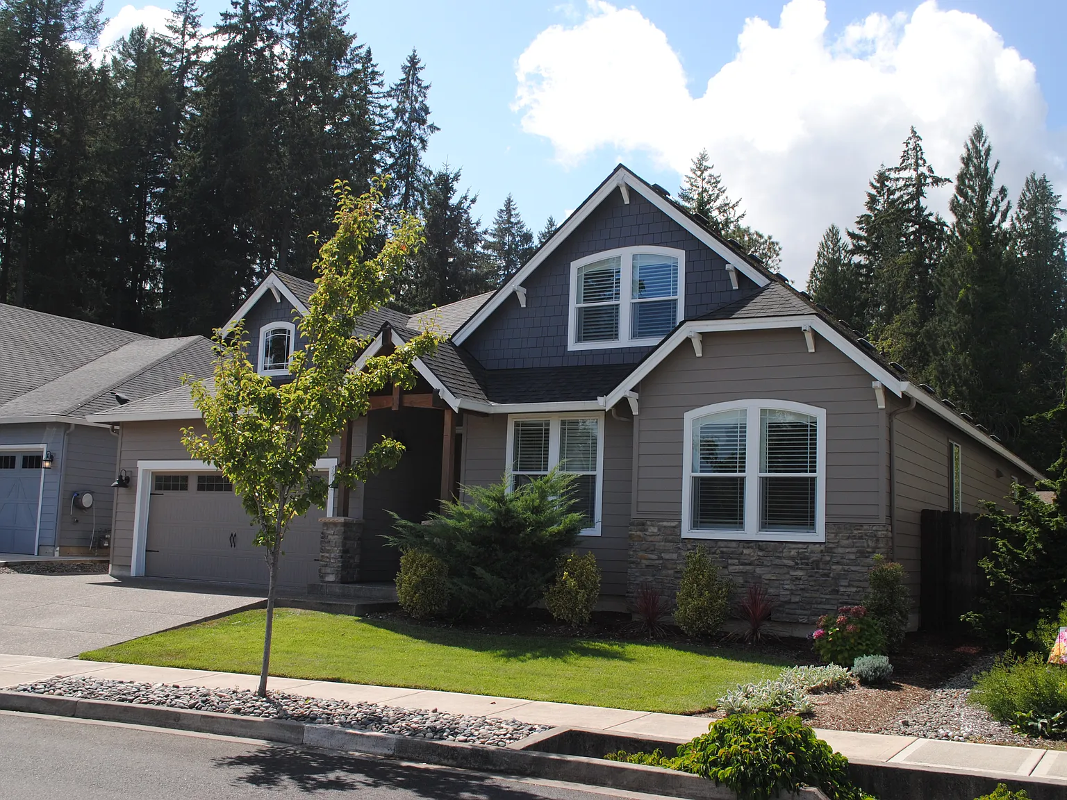 3 bed, 2625 sqft, $3,600 — Photo 2