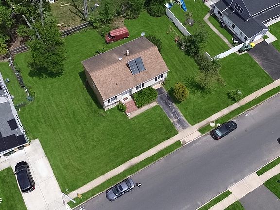 3rd image of 13 Buttell Avenue