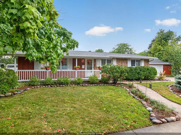 1135 Windsor St, Oshkosh, WI 54902