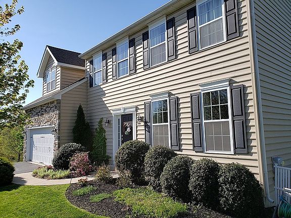 2nd image of 107 Haven Cir