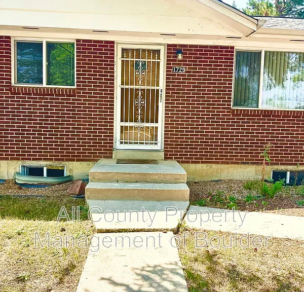 1729 Countess Ct — Photo 4