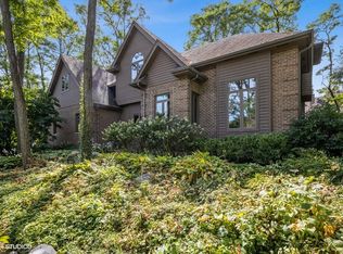 226 Locust Ln, New Lenox, IL 60451