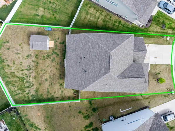 67 Thornberry Rd, Hendersonville, NC 28792