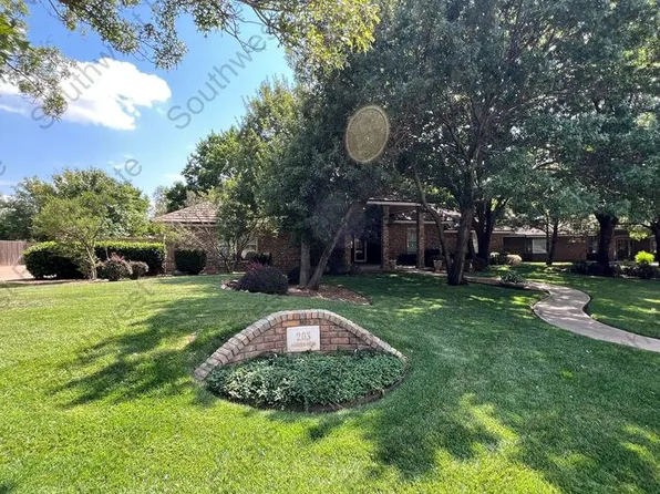 203 Sandzen Dr, Clovis, NM 88101