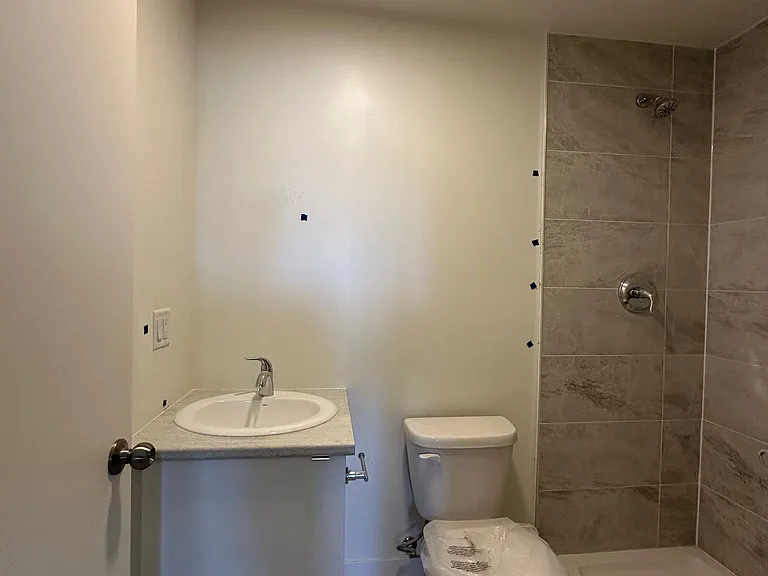 16 Melbourne Ave #102A — Photo 18