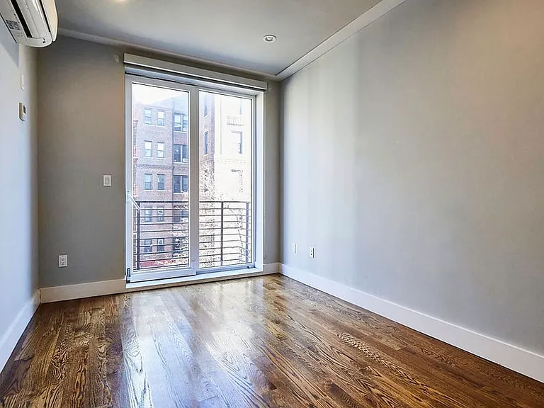66 E 21st St #1A — Photo 8