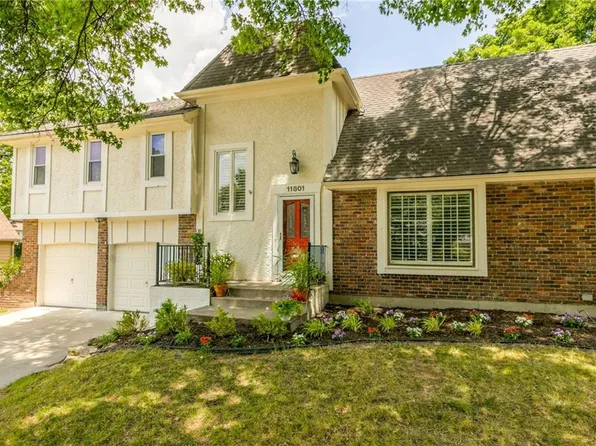 11801 Avila Dr, Kansas City, MO 64114
