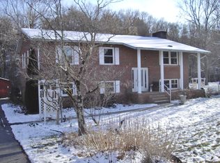 312 Parkview Dr, Bluefield, VA 24605