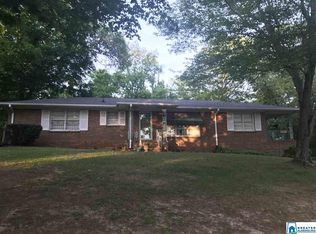 401 Cherokee Dr, Trussville, AL 35173