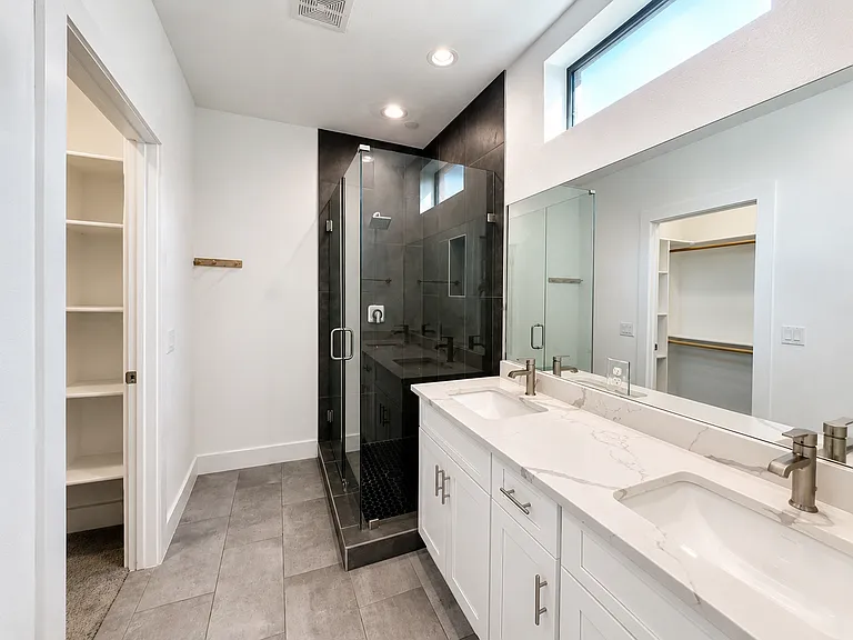 1931 N Prairie Ave #1 — Photo 17