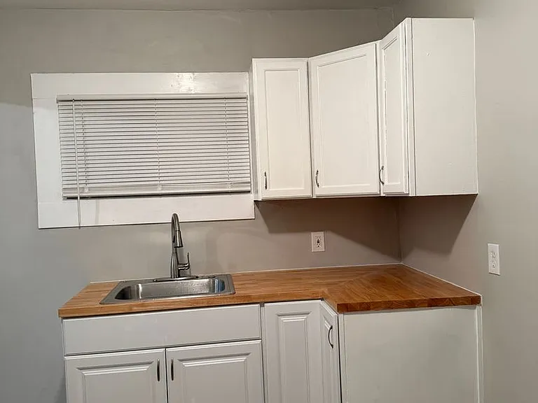 861 N Drexel Ave — Photo 18