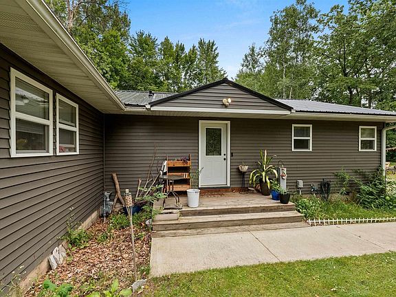 3rd image of 6118 Lake Dr