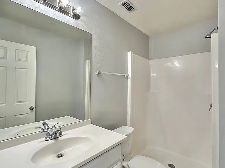 8720 Mansion Creek Cir — Photo 34