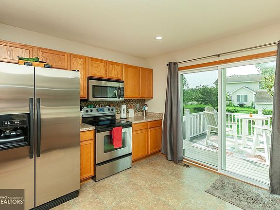 4th image of 4804 Rose Cir