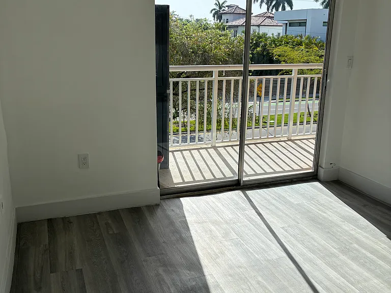 17051 NE 35th Ave #207 — Photo 15